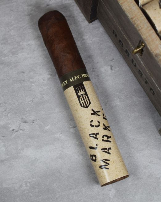 Alec Bradley Black Market Robusto (Open)