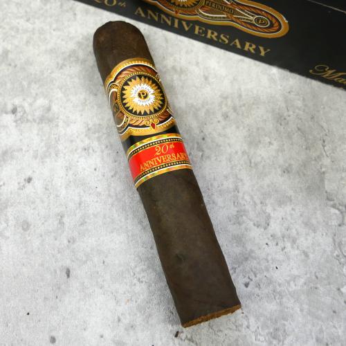Perdomo 20th Anniversary Maduro Robusto (Open)