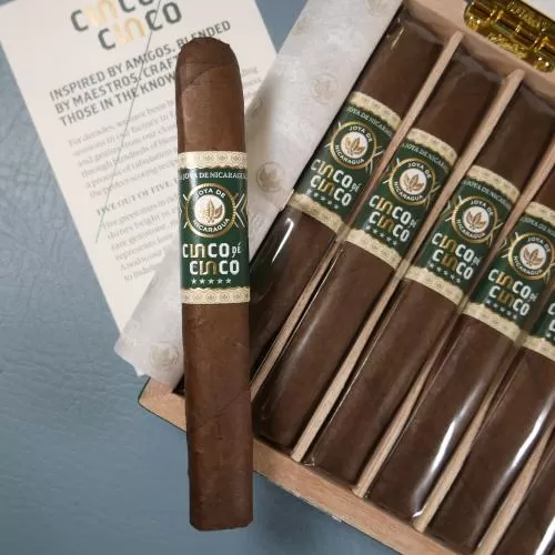 Joya de Nicaragua Cinco De Cinco Toro (Open)